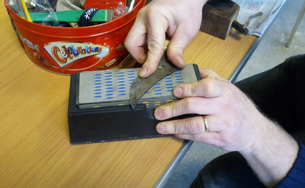 tuingereedschap schoonmaken en slijpen